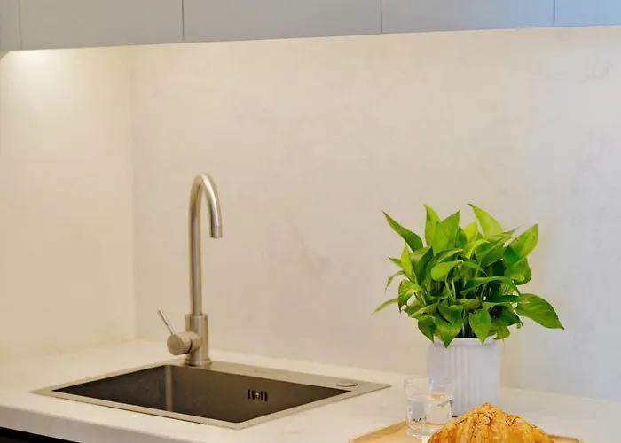 Căn hộ Sapphire S2 - Tầng 25 - 31 - 2 Phòng Ngủ *